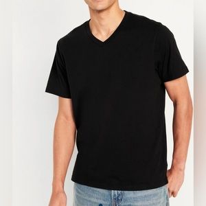 Black old navy men’s v neck tee